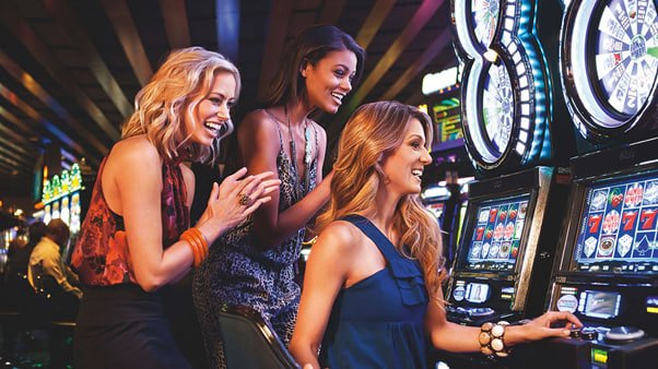 Tampilan lobby aplikasi OrientalPlay – kategori game slot dan live casino di Android